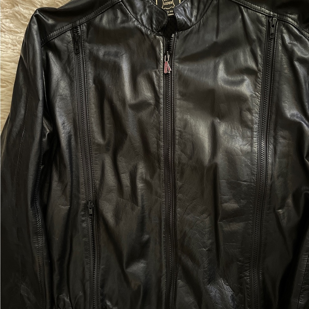 Black leather jacket. Hein Gericke Vintage. Perfect condition. Timeless, Unisex.